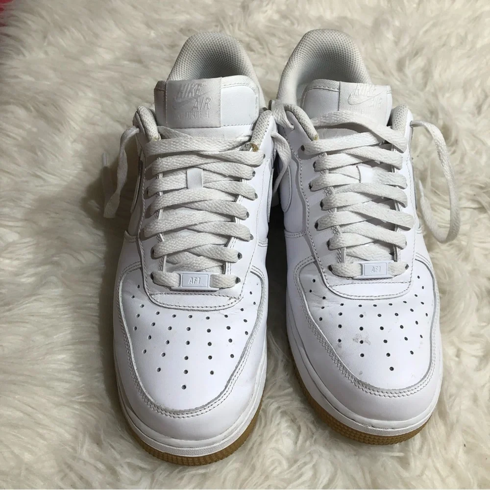 Nike Air Force 1 White AF1 gum bottom Size 9.5 Men’s sneakers skateboard casual